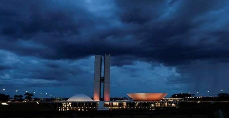 Ruralistas, evangélicos e bancada da bala unem Congresso para desafiar STF