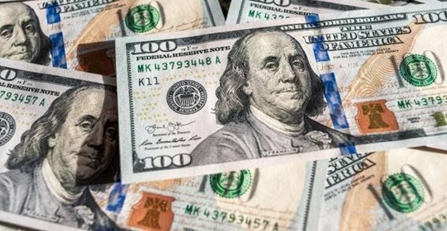 Após dados de inflação dos EUA, dólar fecha a R$ 4,917; Bolsa sobe