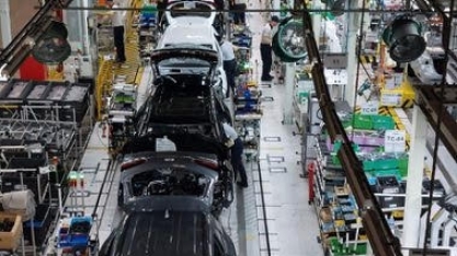 Toyota inicia teste com carro que roda com eletricidade, etanol ou gasolina