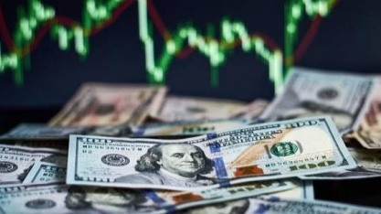 Bolsa sobe 1,86% após PIB melhor do que esperado; dólar fecha a R$ 4,941