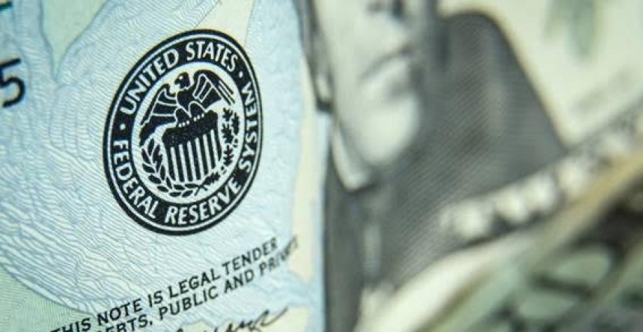 Dólar sobe a R$ 4,951, e Bolsa cai após dados de desemprego e do orçamento