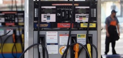 Gasolina cai pela quarta semana seguida e chega a R$ 5,82