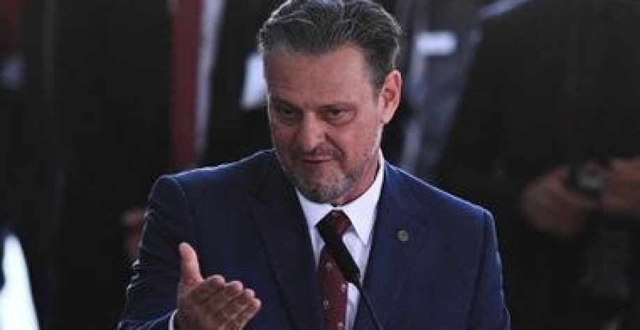 Centrão faz nova “fritura” de Fávaro na discussão sobre Fiagro