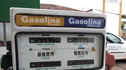 Gasolina fica mais cara no Brasil do que no exterior