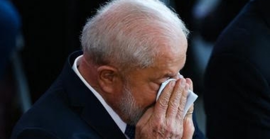 Se a cadeira presidencial queima, a de Lula começou a esquentar