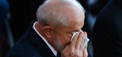 Se a cadeira presidencial queima, a de Lula começou a esquentar
