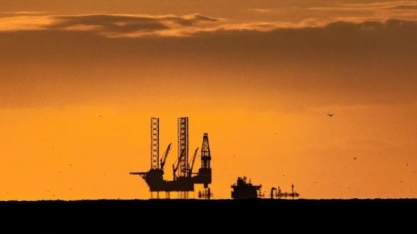 Petróleo sobe após Arábia Saudita e Rússia manterem cortes de oferta