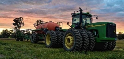John Deere desenvolve motor a etanol para máquinas agrícolas