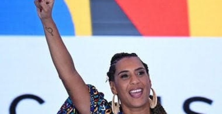 Buraco negro e linchamento moral - Por Celso Ming