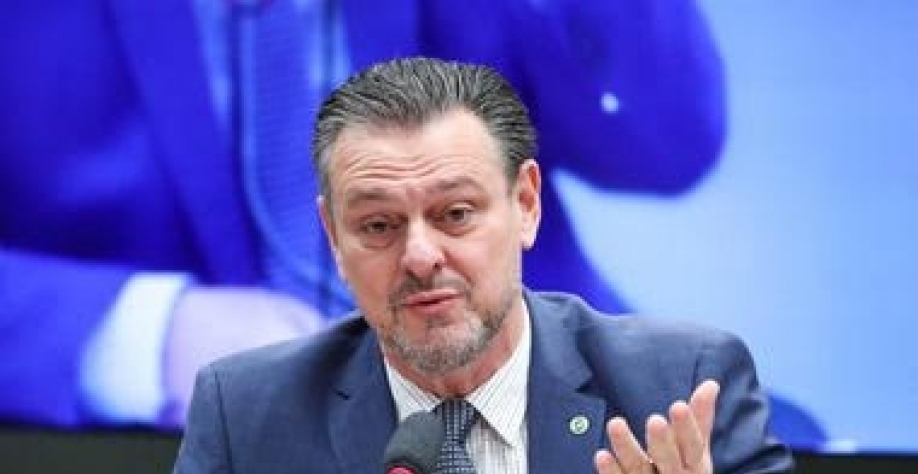 Deputados tentam arrastar ministro para crise entre agro e Camilo Santana