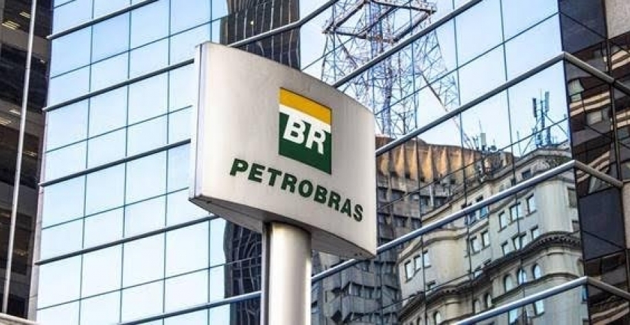 Lucro da Petrobras cai 42% no trimestre para R$ 26,6 bilhões