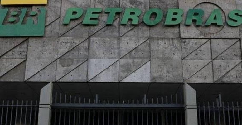 Governo Lula muda estatuto e facilita indicações políticas na Petrobras