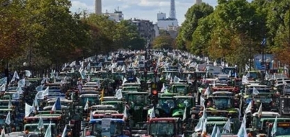 França: Governo anuncia medidas  enquanto agricultores cercam Paris