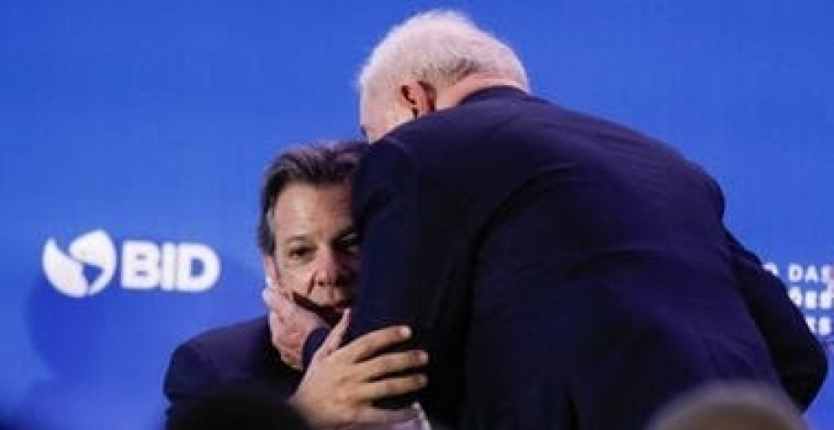 Governo fecha 1º ano da gestão Lula com rombo de R$ 230,5 bi nas contas