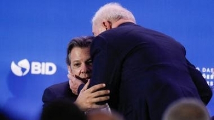 Governo fecha 1º ano da gestão Lula com rombo de R$ 230,5 bi nas contas