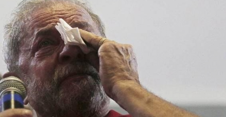 Lula adota como método uso de canais oficiais para tripudiar sobre rivais