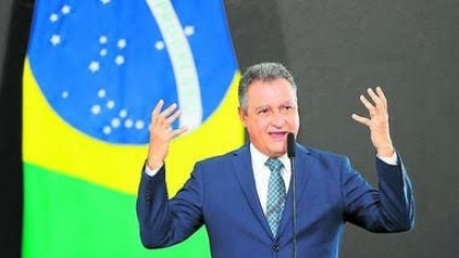 Governo usa novo pacote industrial para defender políticas passadas