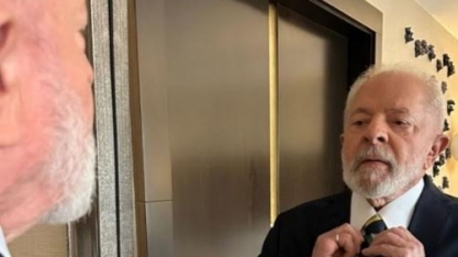 Lula volta a acusar EUA de manipulação da Lava Jato em visita a refinaria