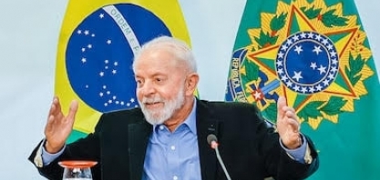 Lula exalta carro bioelétrico e fala em ‘virada’ na indústria automotiva