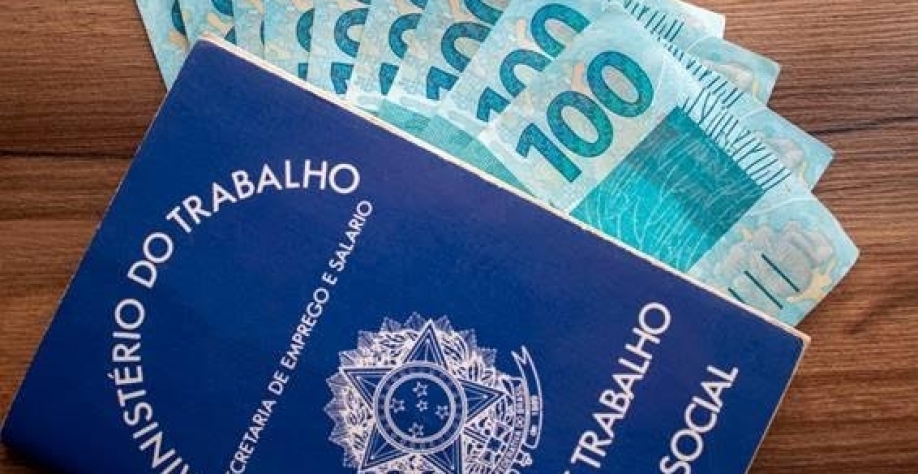 Lula anuncia salário mínimo de R$ 1.502 para 2025 ao custo de R$ 35,3 bi