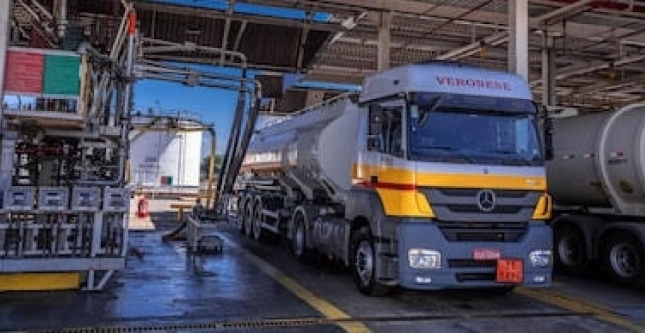 Raízen reduz custos em R$ 230 mi ao otimizar operações com IA