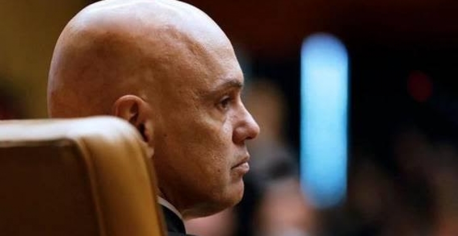 Moraes viola liberdade de expressão e devido processo legal