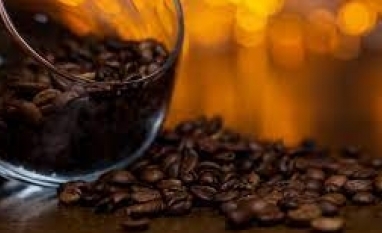 Café arábica salta 5% na ICE, atingindo pico de 18 meses