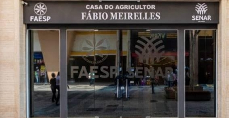 Mídia amiga publica “Convites Oficiais” para evento cancelado pela Justiça