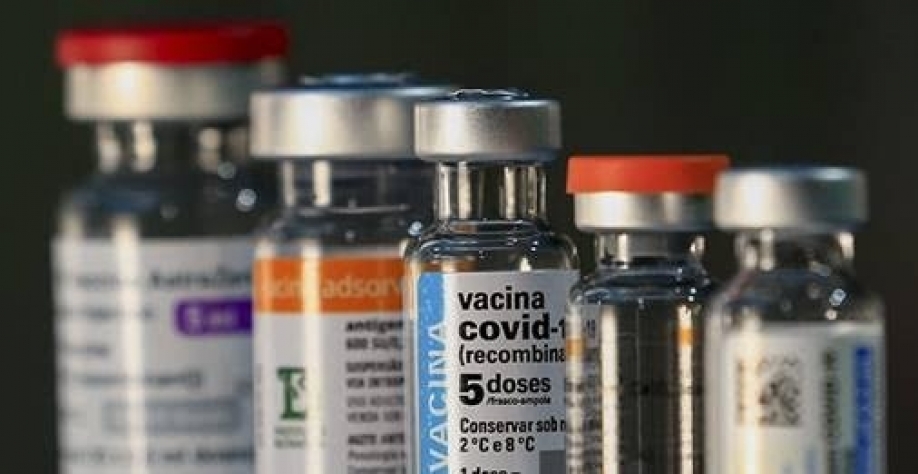 Governo anuncia vacinas da Covid não compradas, depois apaga publicação