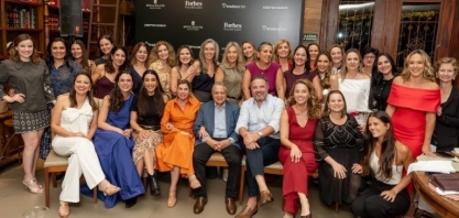 Forbes Mulher Agro homenageia Roberto Rodrigues durante a Agrishow