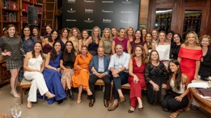 Forbes Mulher Agro homenageia Roberto Rodrigues durante a Agrishow