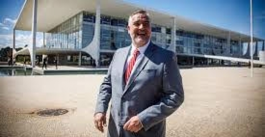 Prefeito do RS grava ligação com ministro de Lula ao cobrar recursos