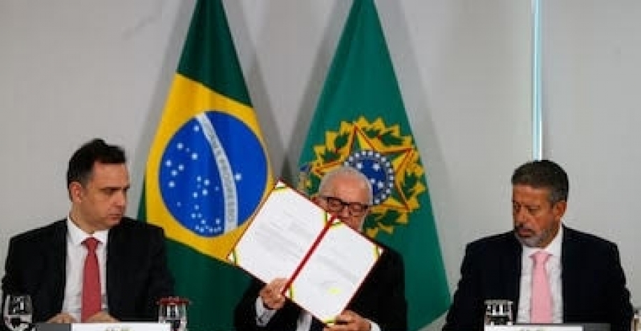 A tragédia no Sul conseguiu o que Lula quis e não fez: união nacional
