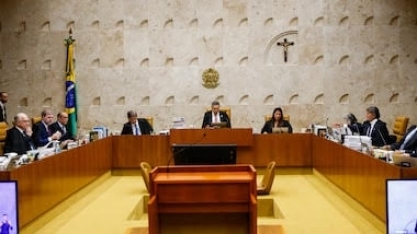 Governo e Judiciário patrocinam impor limites à liberdade de expressão