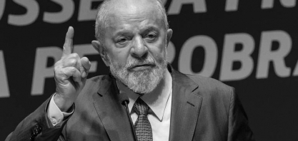 Fraude na história e tiro no pé com Petrobras – Editorial Folha de S.Paulo