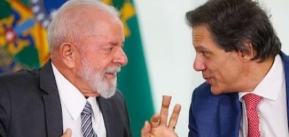 Lula:  Política econômica bêbada e comédia após 1 ano e meio de gestão