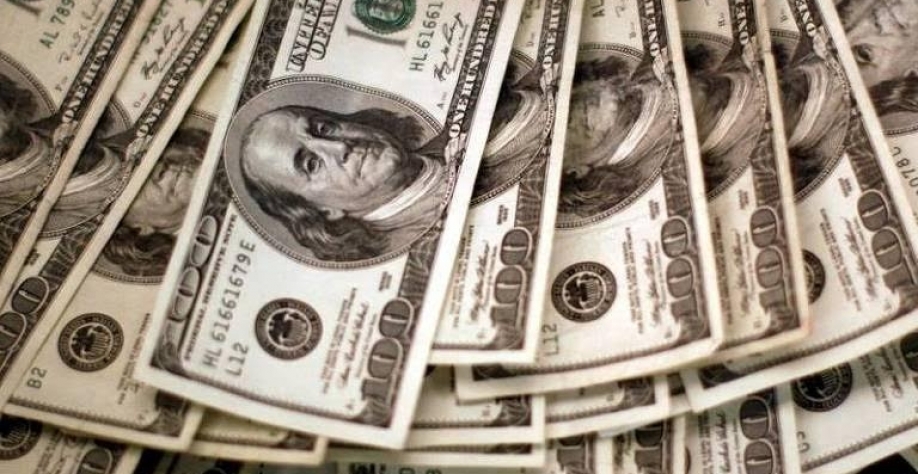 Dólar volta a subir e atinge R$ 5,66 em dia de nova crítica de Lula ao BC