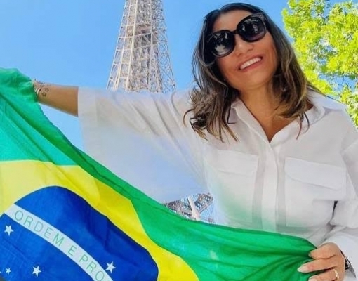 Janja viaja a Paris com equipe de comunicação que filma os seus passos