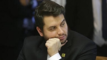 País tem presos políticos e a solução é escondê-los e não falar do assunto