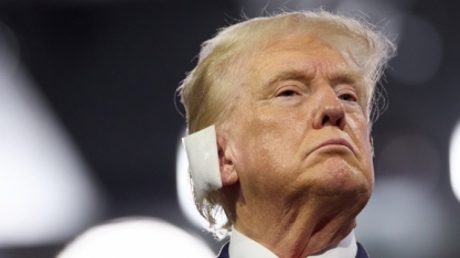 Trump diz que vai acabar com 'obrigatoriedade' de carros elétricos