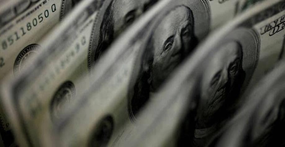 Dólar fecha em queda e Bolsa sobe, com meta fiscal em foco