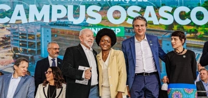 Lula inaugura universidade inacabada em São Paulo e é cobrado por aluna