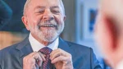 Lula: Programa tenta convencer o povo a ficar feliz de pagar mais impostos