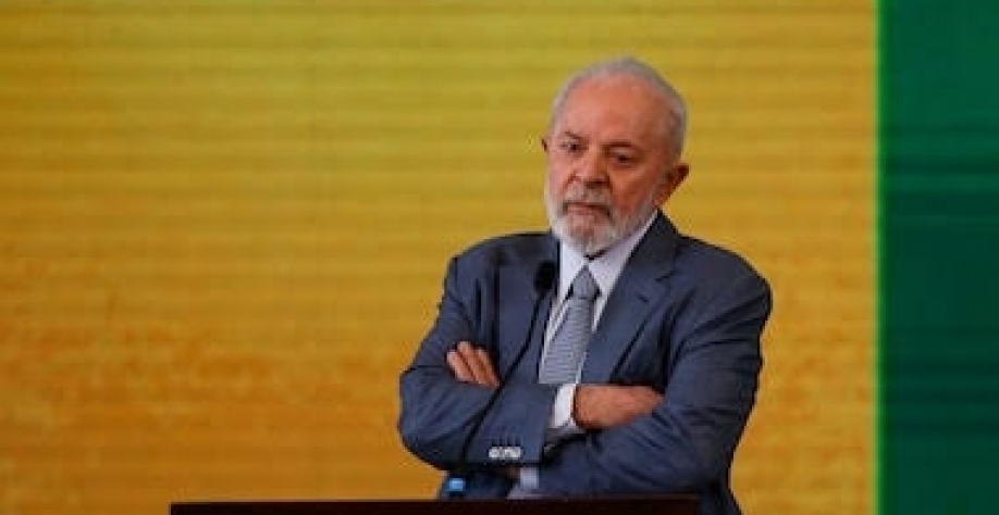 Ninguém traz mais prejuízos para o governo do que Lula com suas falas