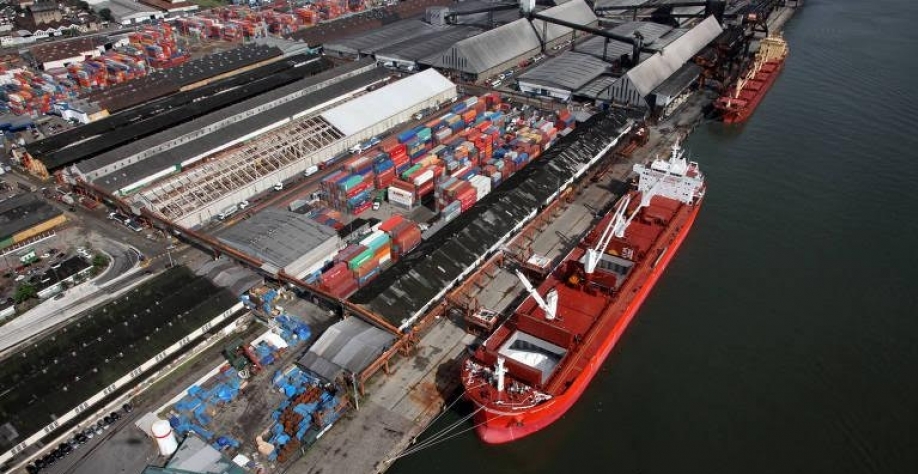 Máquinas ligadas à energia limpa lideraram exportações no semestre