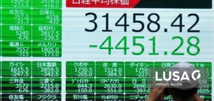 Bolsa de Tóquio fecha com alta de 10,23%