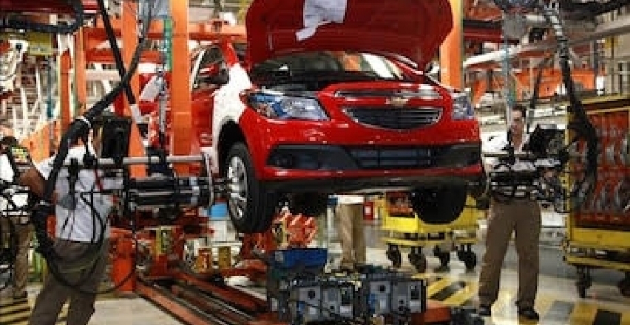 Indústria tem melhor mês desde julho de 2020, aponta IBGE