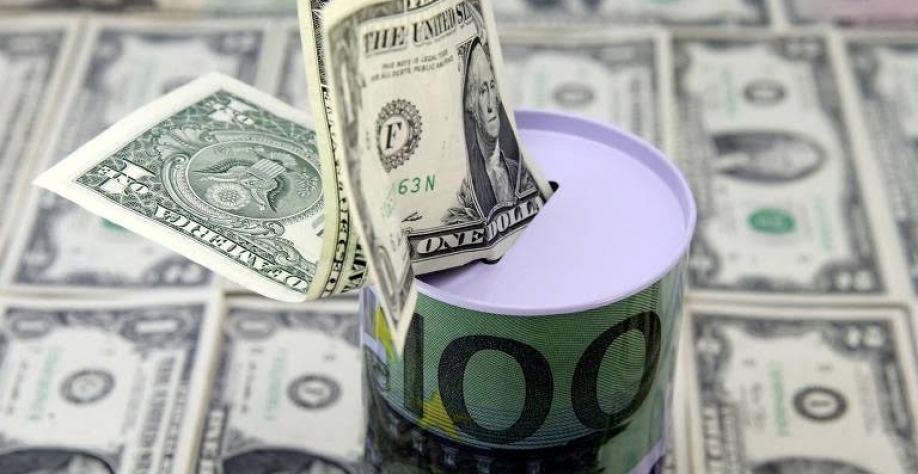 Dólar sobe e vai a R$ 5,48; Bolsa renova máxima, aos 136 mil pontos