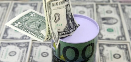 Dólar sobe e vai a R$ 5,48; Bolsa renova máxima, aos 136 mil pontos