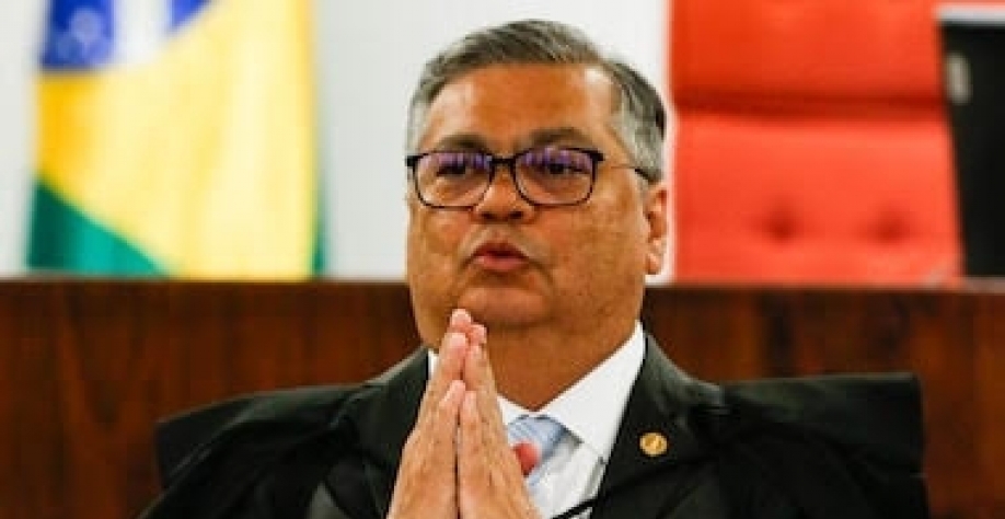 Flávio Dino se alarga ante a incompetência de Lula contra as queimadas